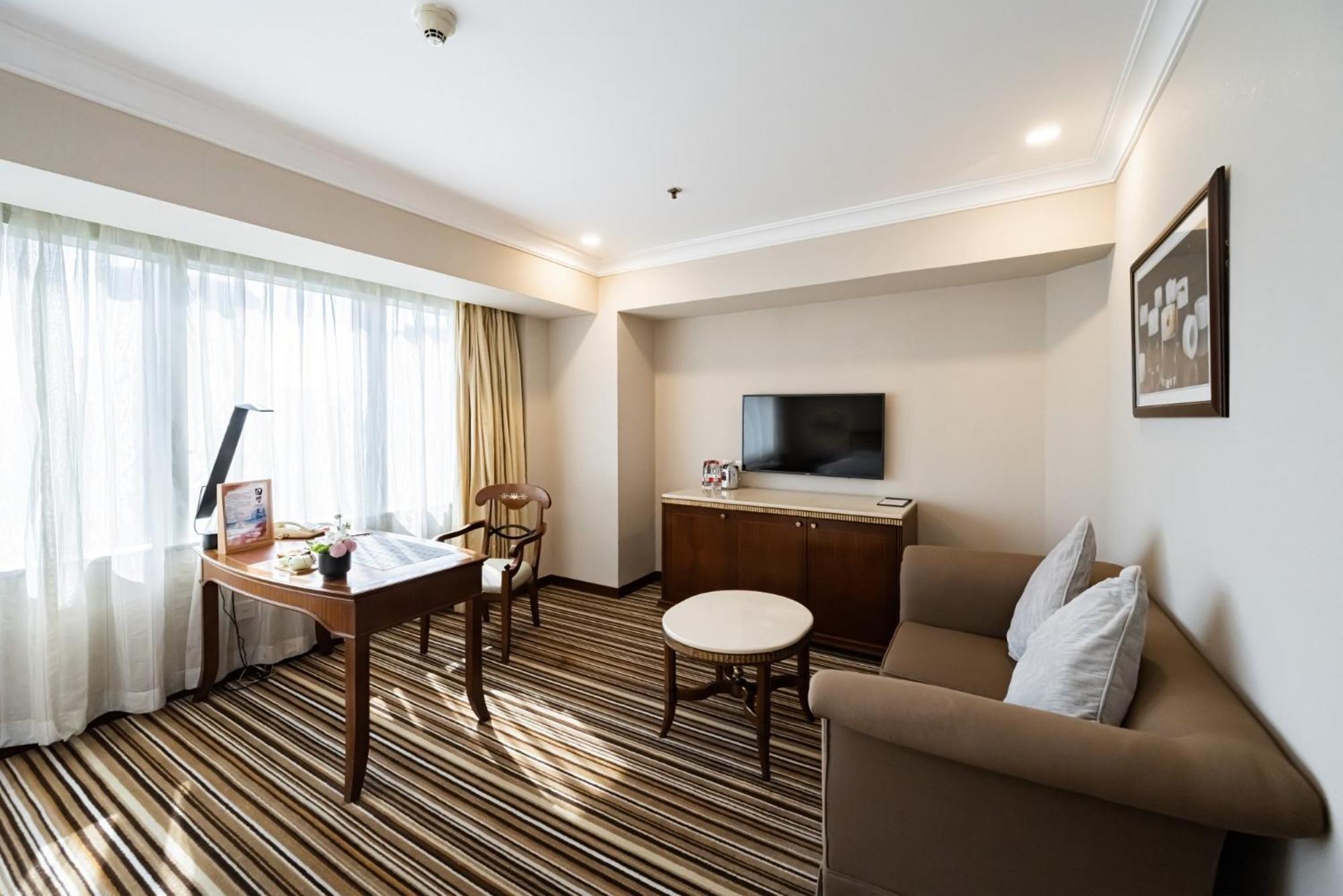Hotel Jin Jiang Tower